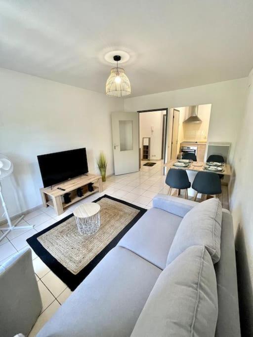 Varsovia/Parking Privee/Calme Apartment Каркасон Екстериор снимка
