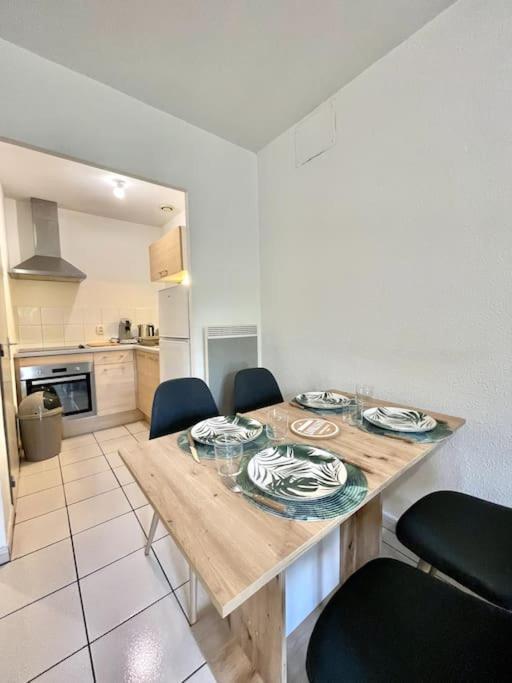 Varsovia/Parking Privee/Calme Apartment Каркасон Екстериор снимка